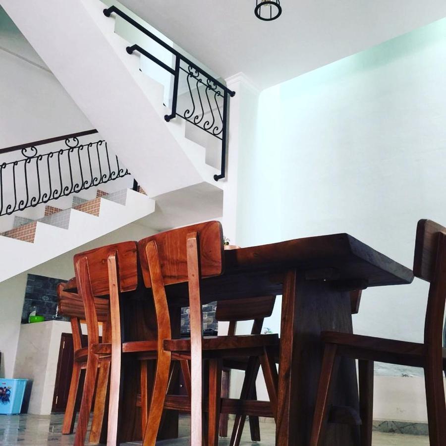 Zg Homestay Solo Sumber  Luaran gambar