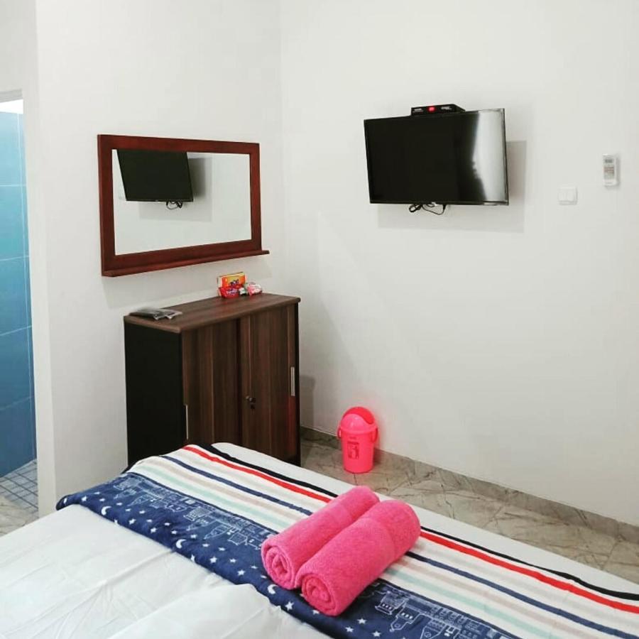 Zg Homestay Solo Sumber  Luaran gambar