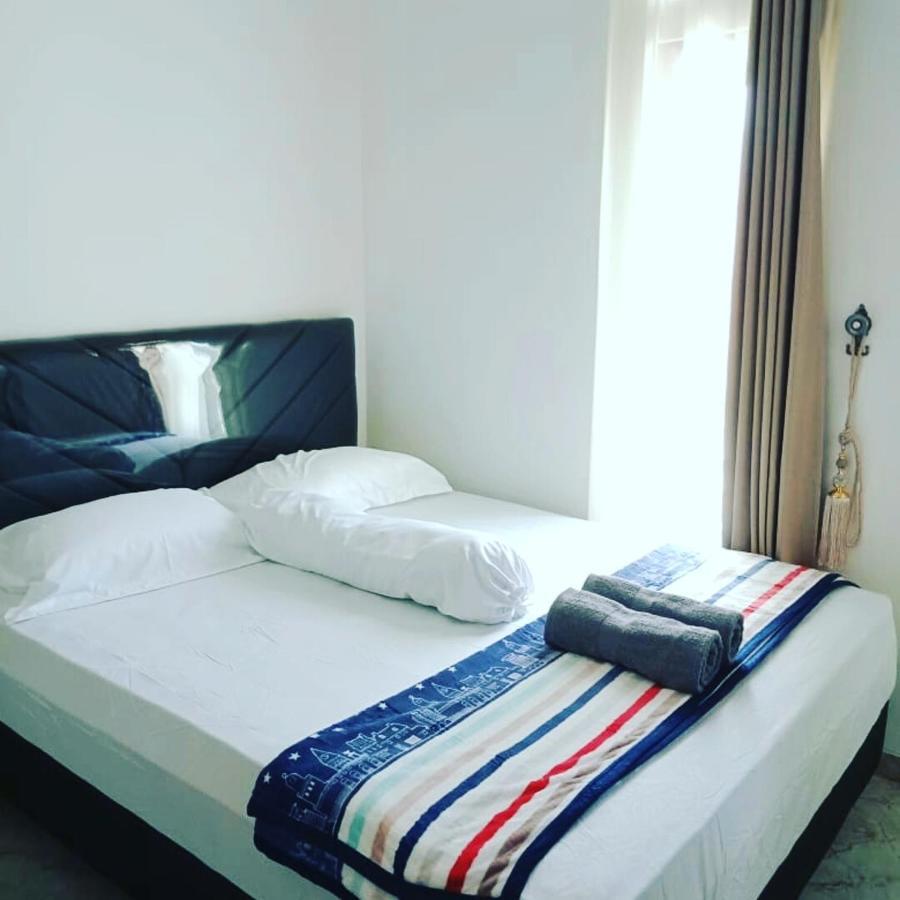 Zg Homestay Solo Sumber  Luaran gambar